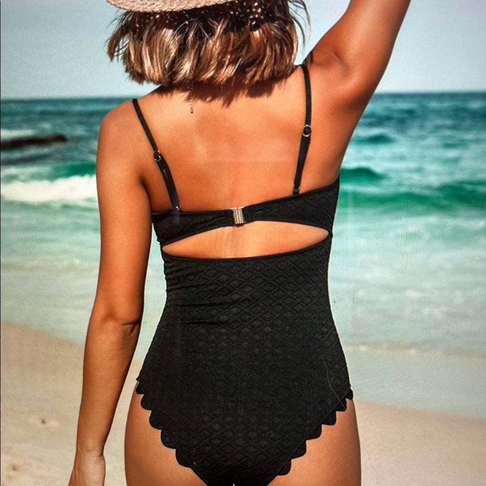 Cupshe black one piece bathing suit. Size L. NWT. High waisted bottom. - Picture 8 of 10